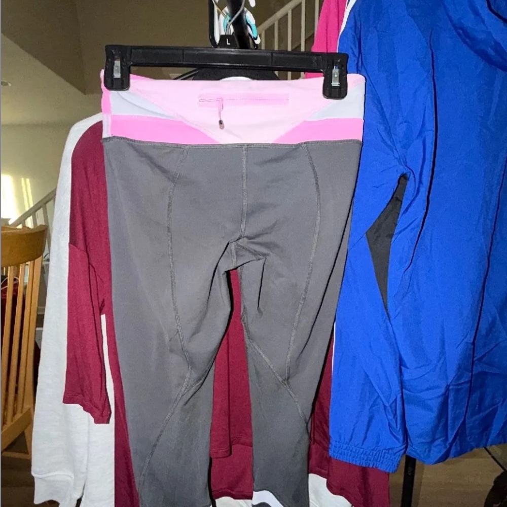Lululemon Gray and Pink cropped Leggings size 4